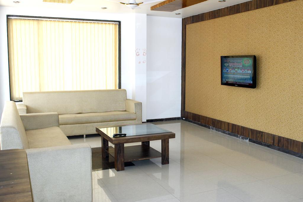 Oyo 4316 Hotel Sai Empire เชอร์ดี ภายนอก รูปภาพ