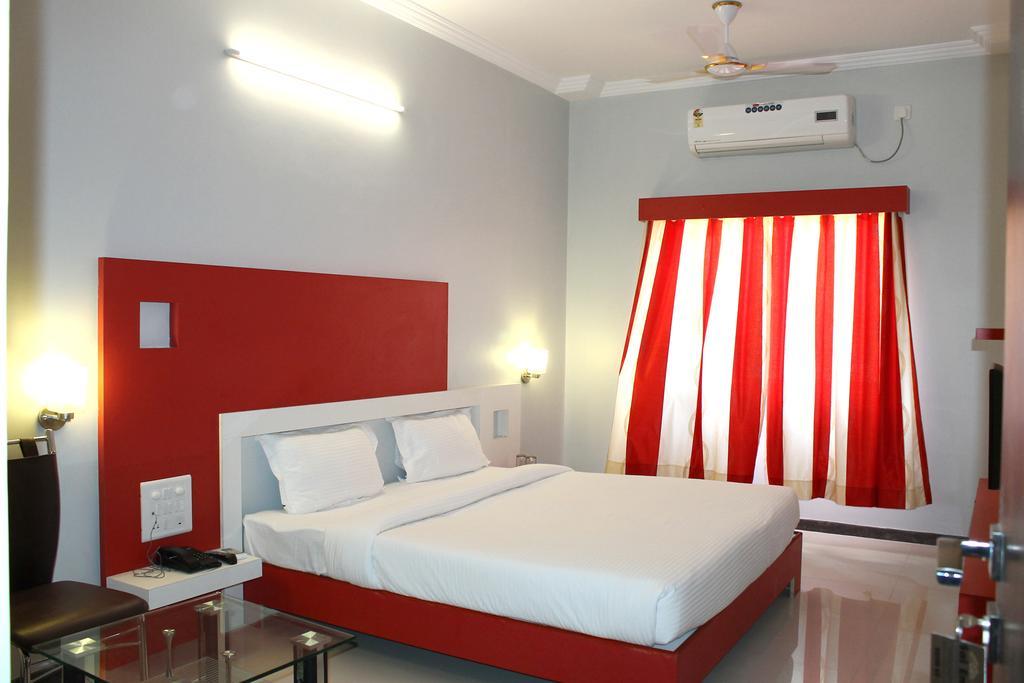 Oyo 4316 Hotel Sai Empire เชอร์ดี ห้อง รูปภาพ
