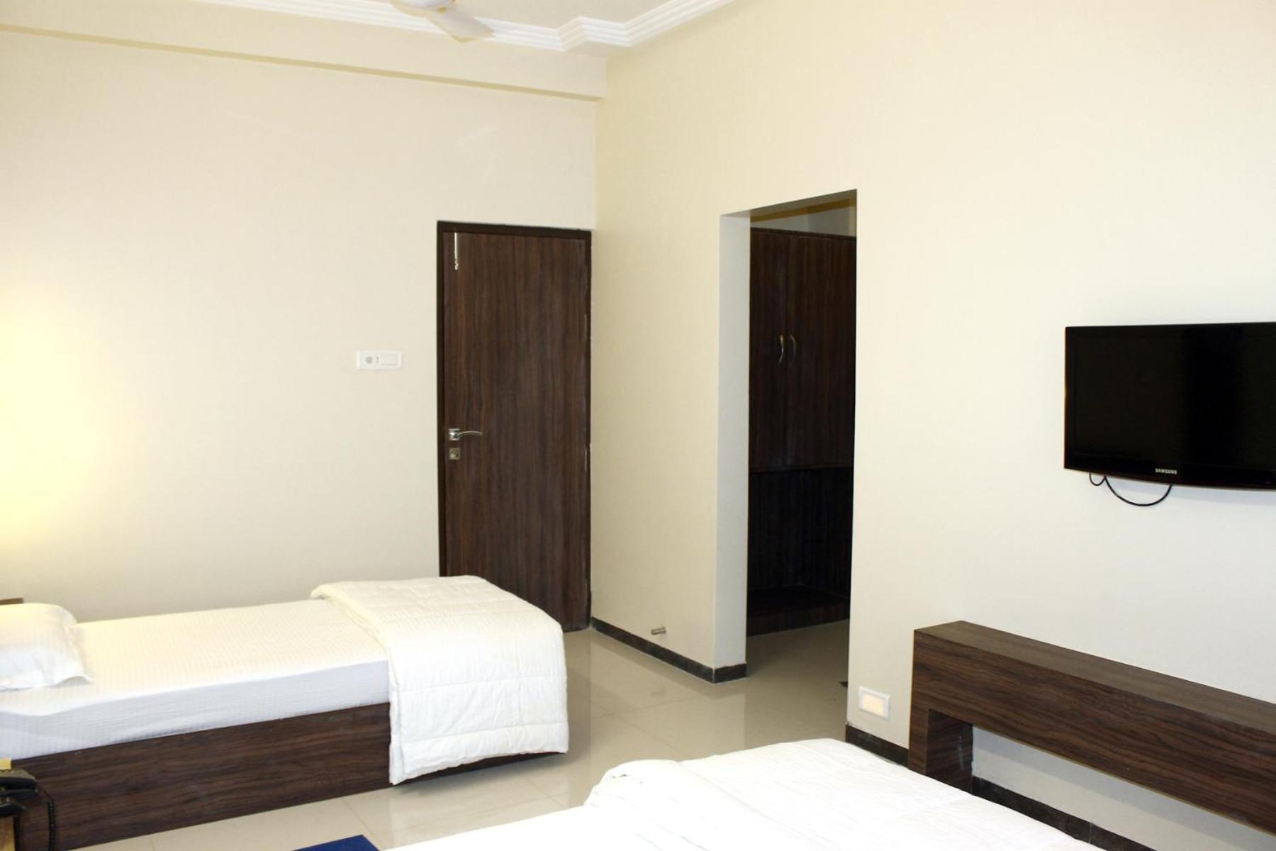 Oyo 4316 Hotel Sai Empire เชอร์ดี ภายนอก รูปภาพ