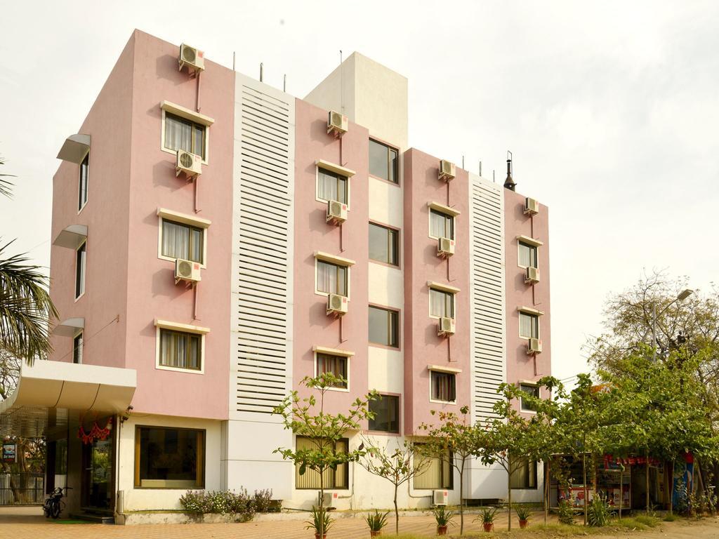 Oyo 4316 Hotel Sai Empire เชอร์ดี ภายนอก รูปภาพ